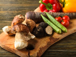 「野菜」をはじめ、各地から旬の食材をご用意