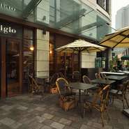 カジュアルな普段使いはもちろん、アニバーサリードルチェプレートなどのご用意もありますので、キチッと決めたい記念日のデートにもおすすめ。さまざまなニーズにお応えすることができます。