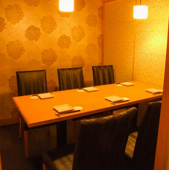 風情溢れる和テイストの完全個室が非日常を提供