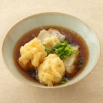 濃厚な白子と、それを丁寧に葛粉で練り上げた自家製「白子豆冨」。
職人の手間暇かけた妙技をご堪能ください。