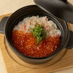 〆に最高のご褒美を。じぶんどき名物土鍋ごはん。
※2人前より承ります
※写真は2人前です。