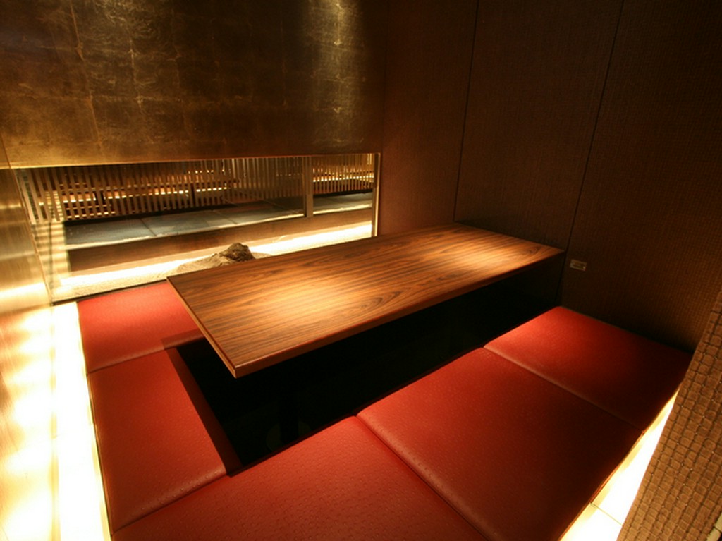 思う存分おしゃべりできる、全席完全個室の落ち着いた和の空間