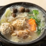 若鶏とつくねの胡麻豆乳鍋が自慢の『あかつき（鍋）コース』