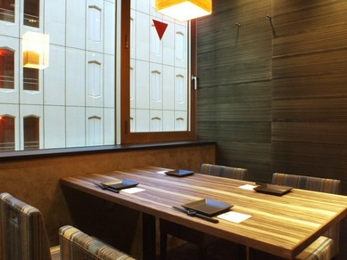 思う存分おしゃべりできる、全席完全個室の落ち着いた和の空間