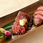 黒毛和牛のもも肉を使用。おろし玉葱ソースや自家製のレモン塩、わさびなど色々な味でお召し上がり下さい。