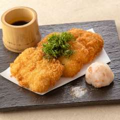 鱧カツ　梅肉おろしポン酢、山椒塩添