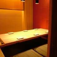 和を基調とした大人な空間は女子会に嬉しい完全個室。いつもとは少し違ったしっとりとしたムードの中、大和撫子の集いはいかが。周囲の目を気にすることなく食事を楽しむことができ、ママ会にもおすすめです。