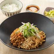 ※ご飯大盛無料
※ご飯おかわり100円（税込）