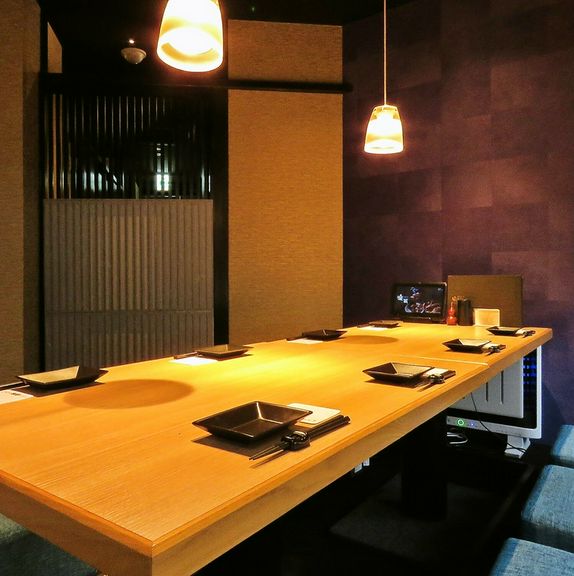 ゆっくりと落ち着ける完全個室で、親睦のひと時を満喫