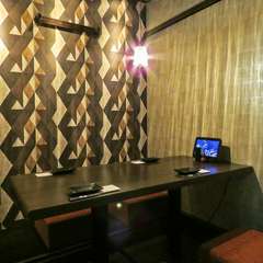 思う存分おしゃべりできる、全席完全個室の落ち着いた和の空間