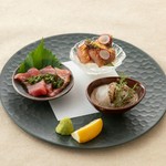 豚バラ肉と野菜の旨味がスープに溶け込んだ身体の芯から温まる、生姜風味のお鍋です。