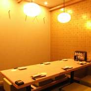2名～36名まで様々なサイズの個室があるのが、何と言っても魅力。時と場合によって好みの個室を利用出来るのが嬉しい所です。プライベートなひと時が過ごせます。
