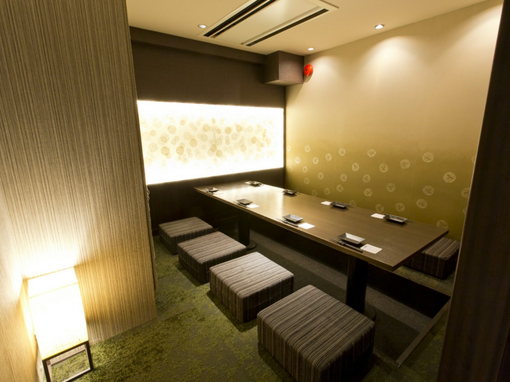 思う存分おしゃべりできる、全席完全個室の落ち着いた和の空間