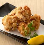 希少部位の「牛ミスジ」をステーキで堪能できます。肉の旨味とコク、とろけるような柔らかさが絶妙。お酒との相性も良いので、是非ご一緒に楽しんでみてはいかがでしょうか。