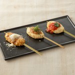 きゅうりに梅ダレを和えてさっぱりとした定番のおつまみ。