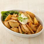 唐揚げに野菜もたっぷりのせて油淋鶏ソースでヘルシーに。