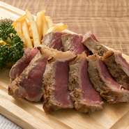 低カロリーでヘルシーな横隔膜の内臓肉。ブラックアンガス種の肉が使用され、肉本来の旨味を堪能できます。歯ごたえもしっかりとあり、食べごたえ抜群。　150g／250g