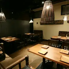 人数に合わせて使えるテーブル席