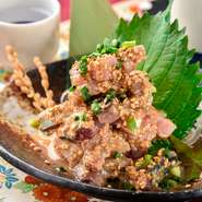 福岡の郷土料理「ごまさば」
臭みの少ない新鮮なサバとオリジナルのゴマダレを和えたお酒に合う一品。