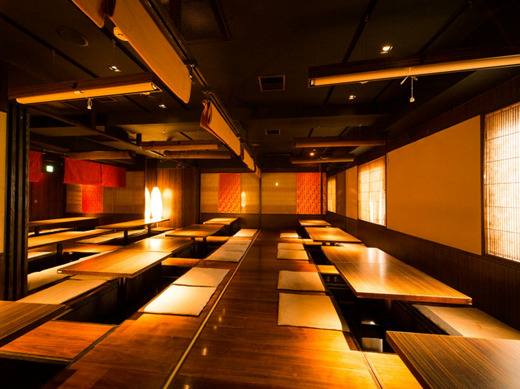 大人数でもゆったり使える個室を完備