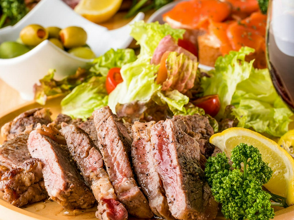 厳選食材を使用した豪快かつ繊細な料理をご堪能