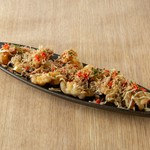 外はカリッと中はとろーりとまるでたこ焼きのような生地で天ぷらに。イイダコを感じられる逸品。