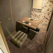 2名でもゆったり利用できる個室席をご用意。周りを気にせずくつろげるので、2人きりの特別な時間を満喫できます。
