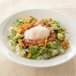 やっぱり定番！トマトの瑞々しさととろーりチーズがたまりません。