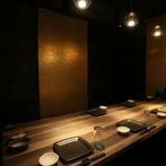 ゆったりと落ち着いた個室は、接待やデートなど雰囲気を大切にしたい時に最適。優雅な雰囲気の中で和やかに食事ができ、商談もスムーズに進みます。