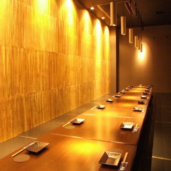 華やいだ雰囲気の個室は、両家の顔合わせにもふさわしい空間です