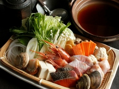 落ち着きのある掘りごたつ席の個室で、ゆったりと癒される