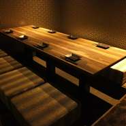 和を基調としたモダンな空間は女子会に嬉しい完全個室。いつもとは少し違ったしっとりとしたムードの中、大和撫子の集いはいかが。周囲の目を気にすることなく食事を楽しむことができ、ママ会にもおすすめです。