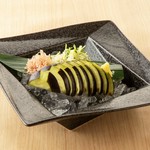 白出汁で瞬間漬けにした水茄子のみずみずしい食感をお楽しみください。