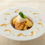 オマール海老のクリームコロッケ　～完熟トマトソース～