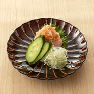 新鮮ないかの軟骨を塩辛にしました。コリコリとした軟骨が美味しい塩辛です。