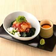 乾燥させたエイのヒレは炙ると甘味がでて、酒のつまみに良く合います。