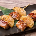室蘭では豚肉と玉ねぎを使ったものが「やきとり」。甘味の強いタレとからしで味付けするのが一般的。
・追加1本　269円
