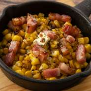 ポテトサラダには、士幌産じゃがいもを使用しています。士幌町は寒暖差が大きくゆっくりと育つため甘味が強くホクホクです。