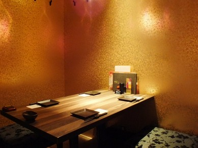 思う存分おしゃべりできる、全席完全個室の落ち着いた和の空間