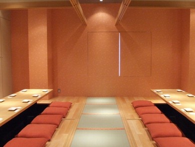 赤坂で女子会におすすめの雰囲気がよくて居心地がいいお店 女子会におすすめのお店 ヒトサラ 赤坂で女子会におすすめの雰囲気がよくて居心地がいいお店 女子会におすすめのお店 ヒトサラ