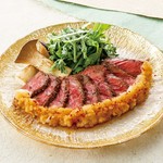 蒸したさつまいもはしっとり甘く、チーズとの相性抜群。少しお塩をかけるのがおすすめ。