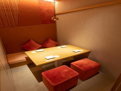 2名~44名用まである個室は、全て足を伸ばしてくつろげる個室