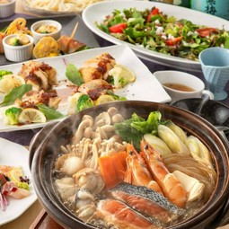 ずわい蟹入り海鮮寄せ鍋を満喫できる『厳選（鍋）コース』