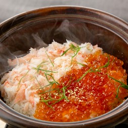 蟹とイクラの土鍋ごはん　1人前