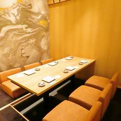 少人数2名用から大宴会42名向きの掘りごたつ個室まで完備