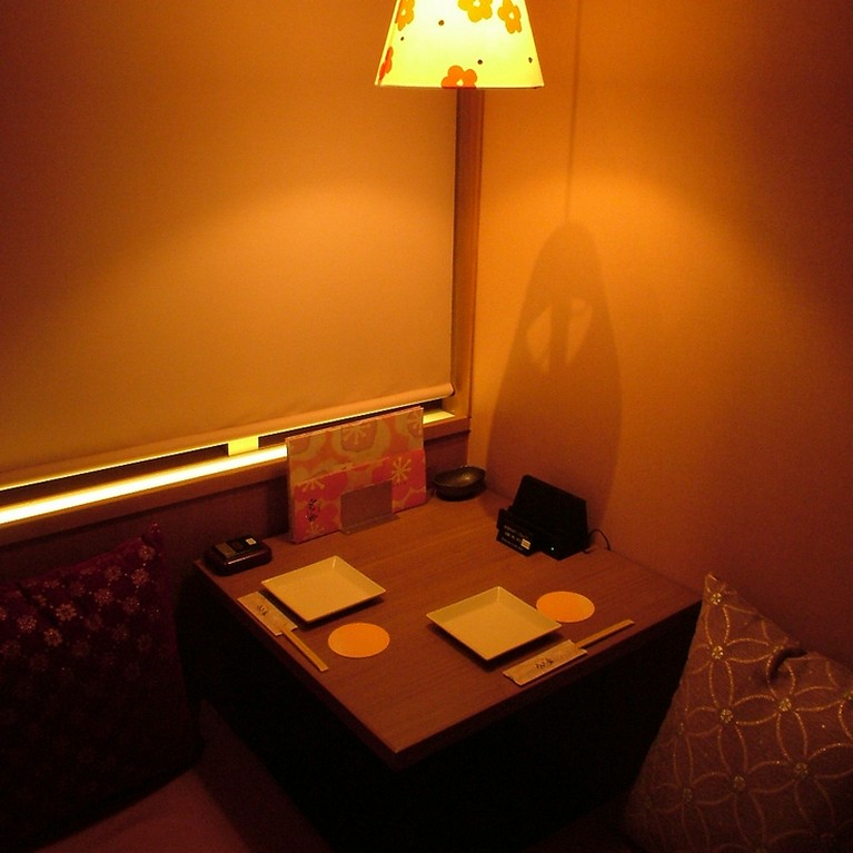 2名～24名用まである個室は、全て足を伸ばしてくつろげる個室