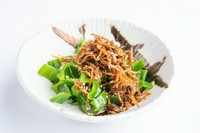 ちりめんの磯の味わいと山椒の香りがピーマンの苦みと甘みを程よく引き立てます。