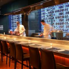 エレガントな食事で2人の特別な時間に彩りを