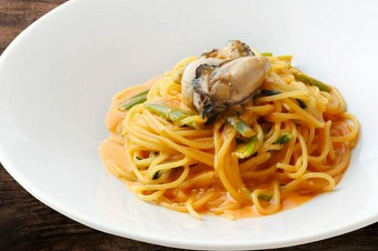 牡蠣とほうれん草のオマールクリームソースパスタ　Regular
