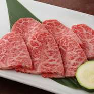 肉の旨味と滑らかな脂身が口の中でとろけて広がります。[わさび焼き／塩／タレでお好みを。]